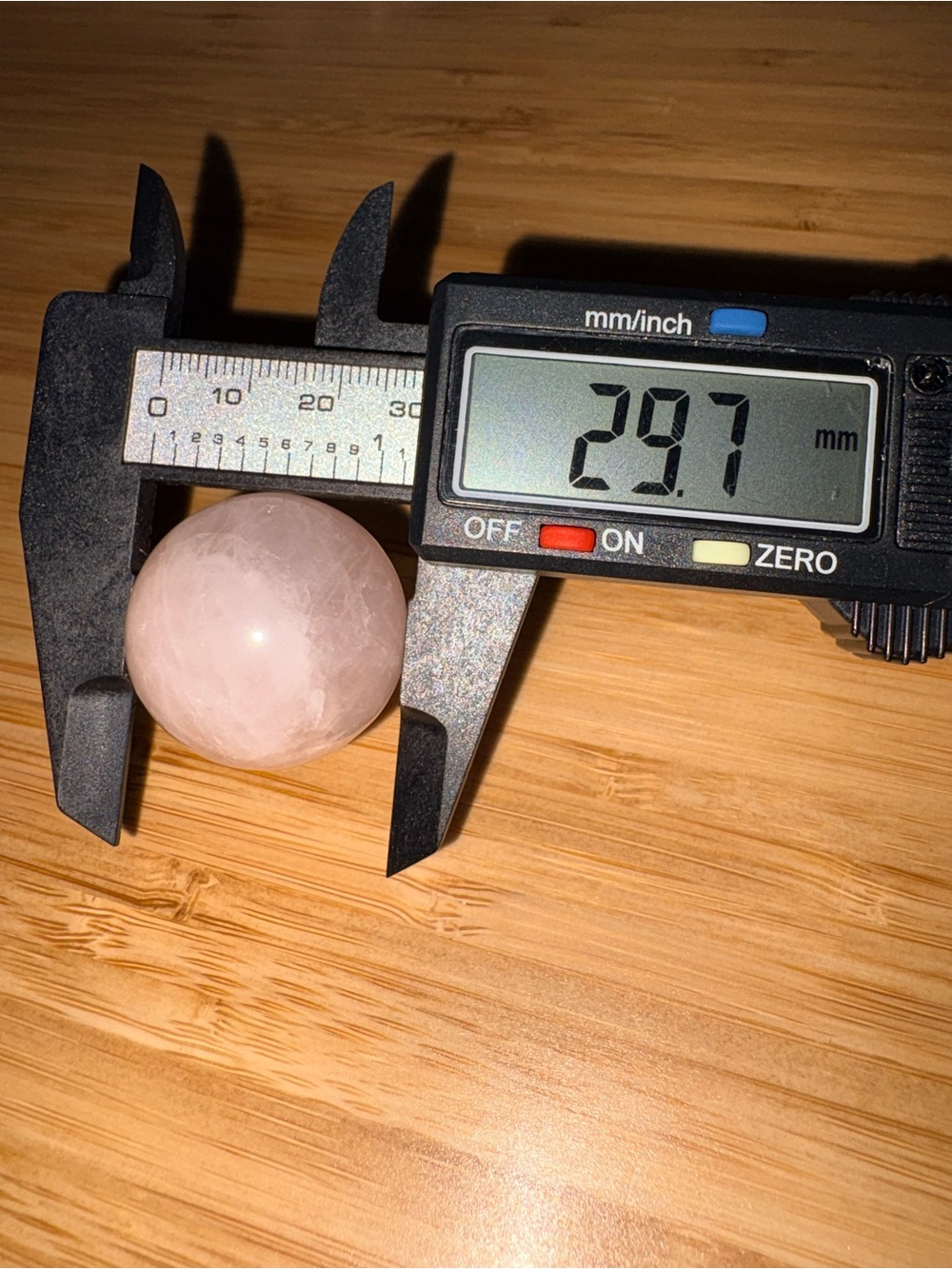 Rose Quartz Sphere 29.7 mm 1.17 inch 36 gram - Picture 1 of 6
